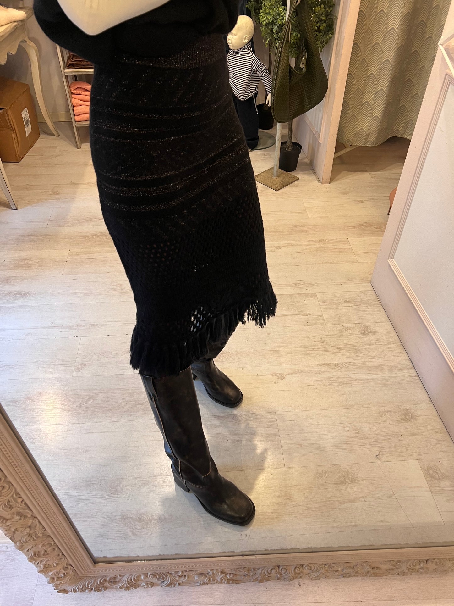 GONNA AMOSA BRAND BLACK