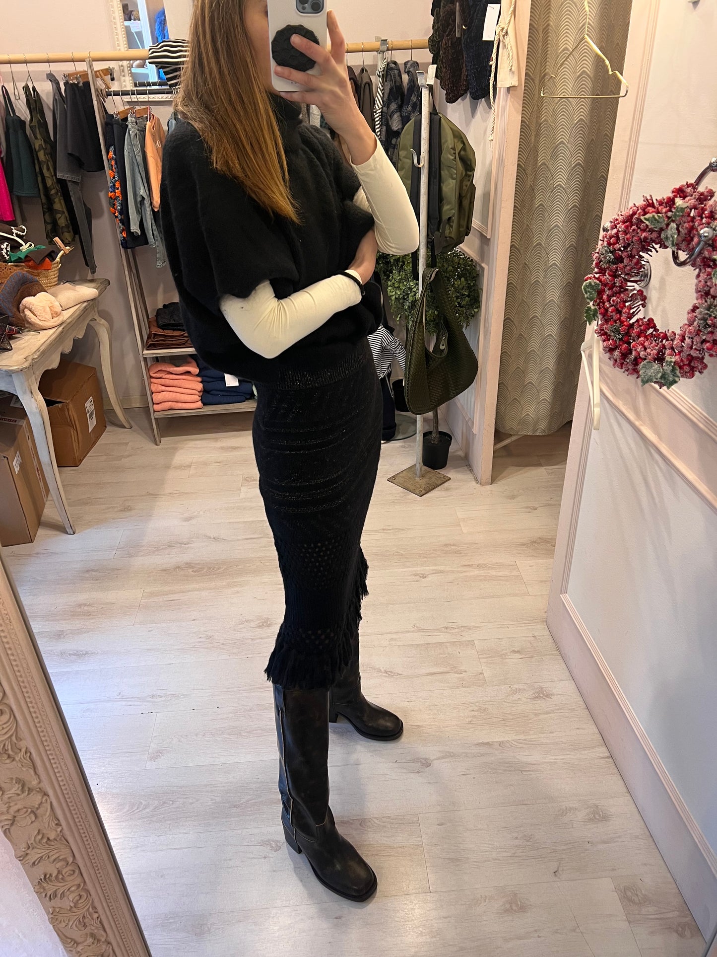 GONNA AMOSA BRAND BLACK