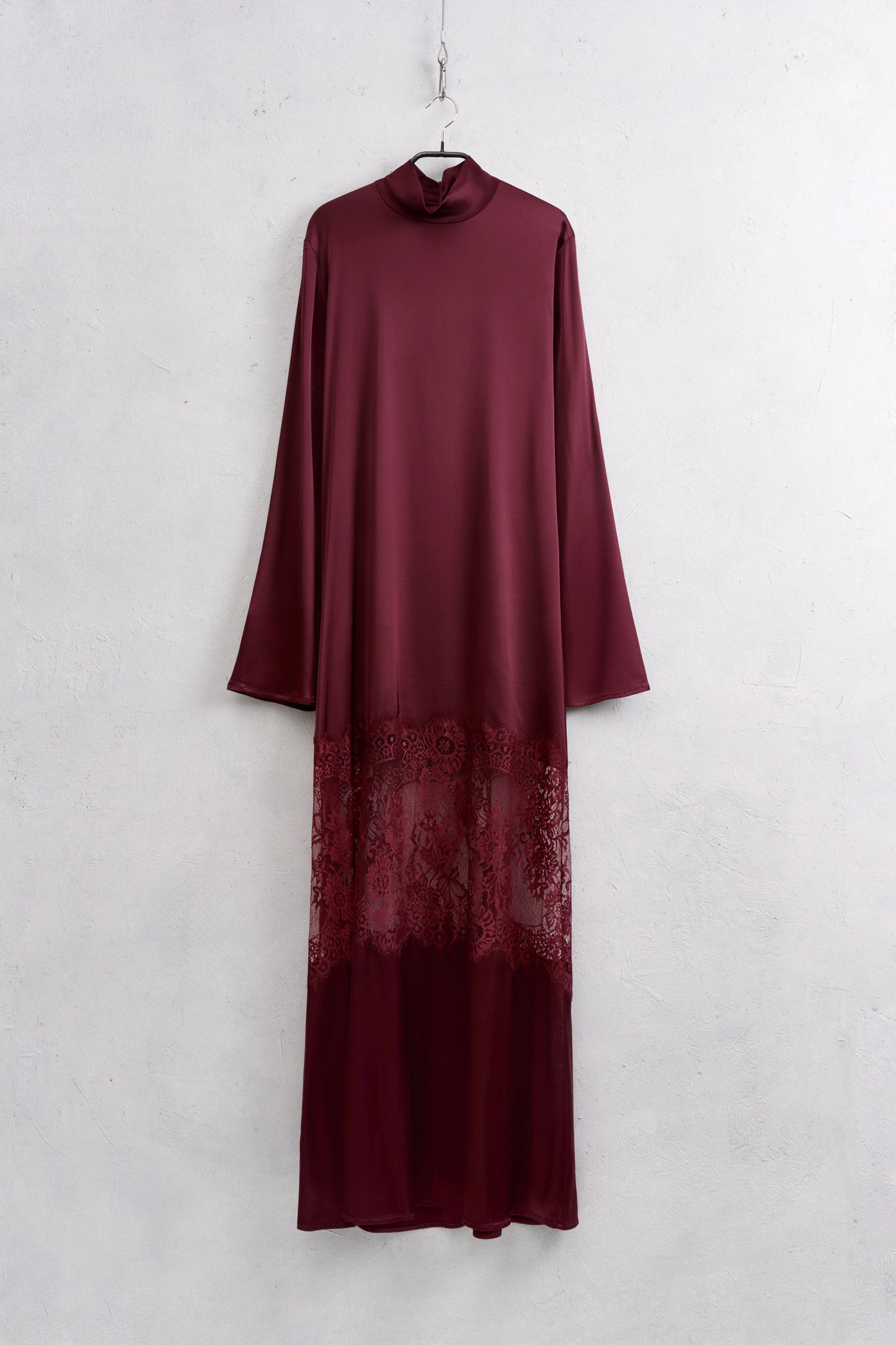 ABITO LUNGO SATIN E PIZZO